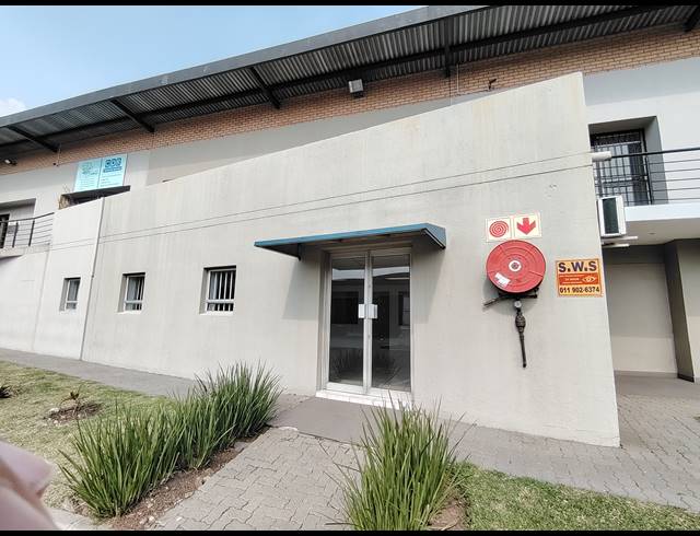 484M² WAREHOUSE TO LET IN DRIEHOEK